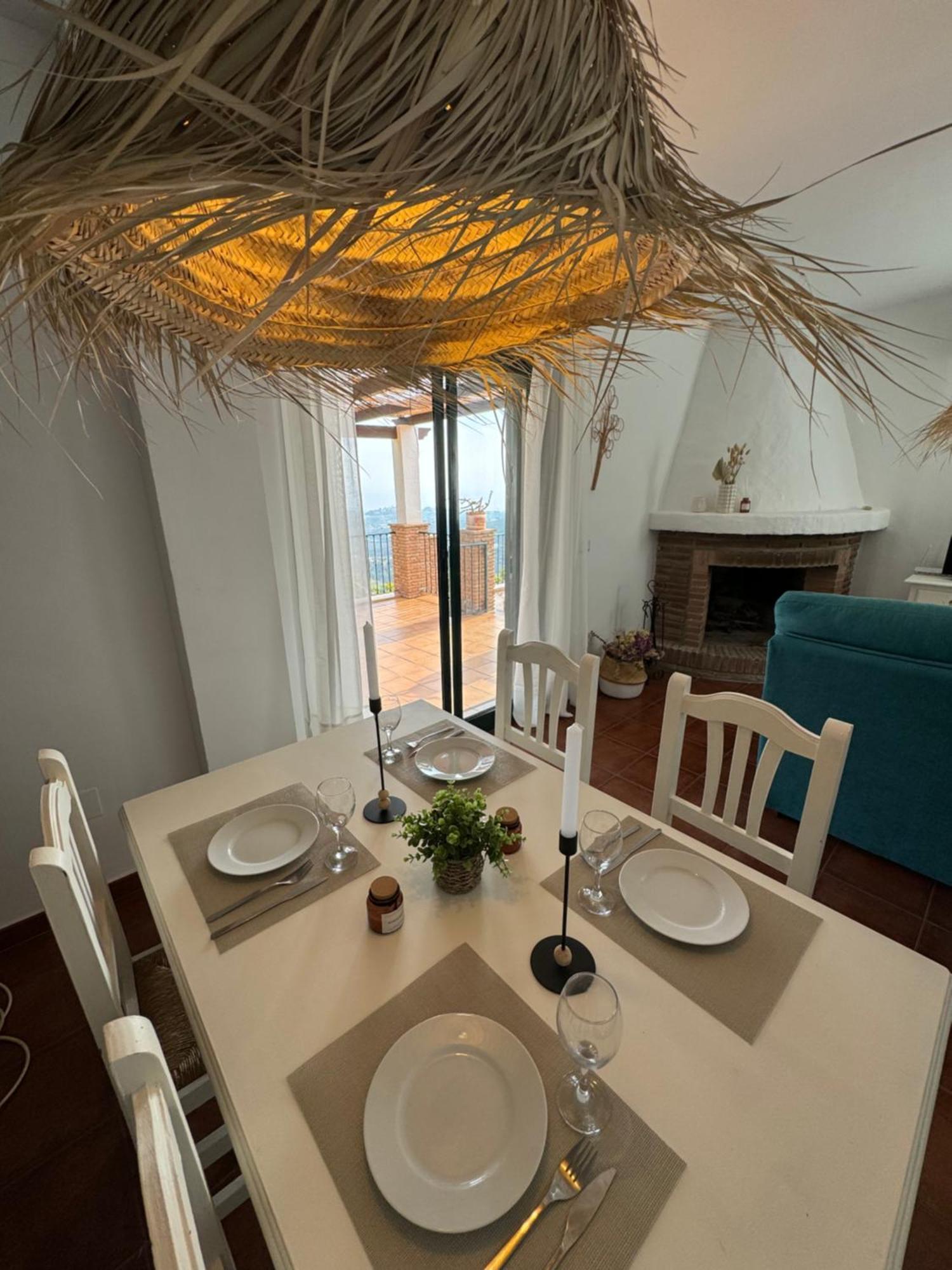 Villa En Con Piscina, Jacuzzi Y Espectaculares Vistas Frigiliana