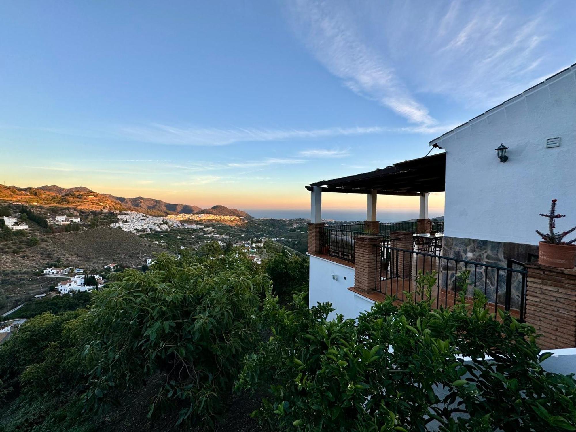 En Con Piscina, Jacuzzi Y Espectaculares Vistas Willa