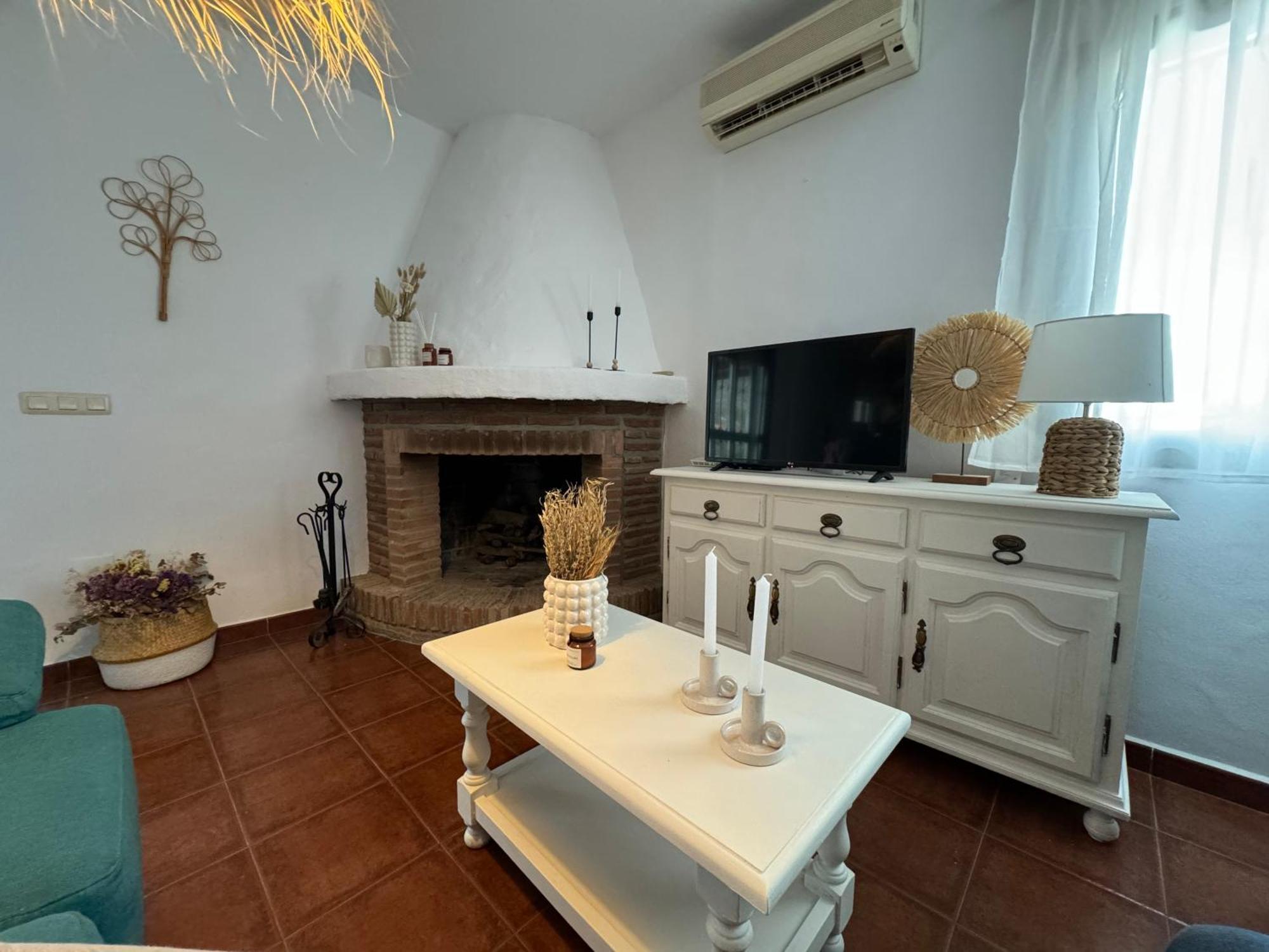 En Con Piscina, Jacuzzi Y Espectaculares Vistas * Frigiliana