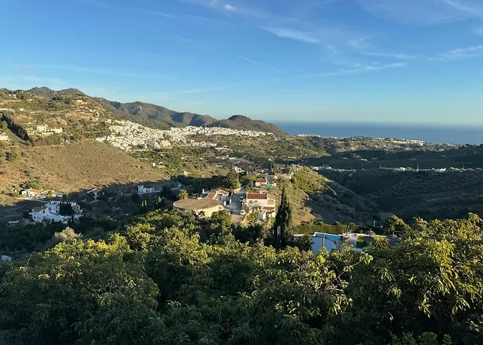 Villa En Frigiliana Con Piscina, Jacuzzi Y Espectaculares Vistas