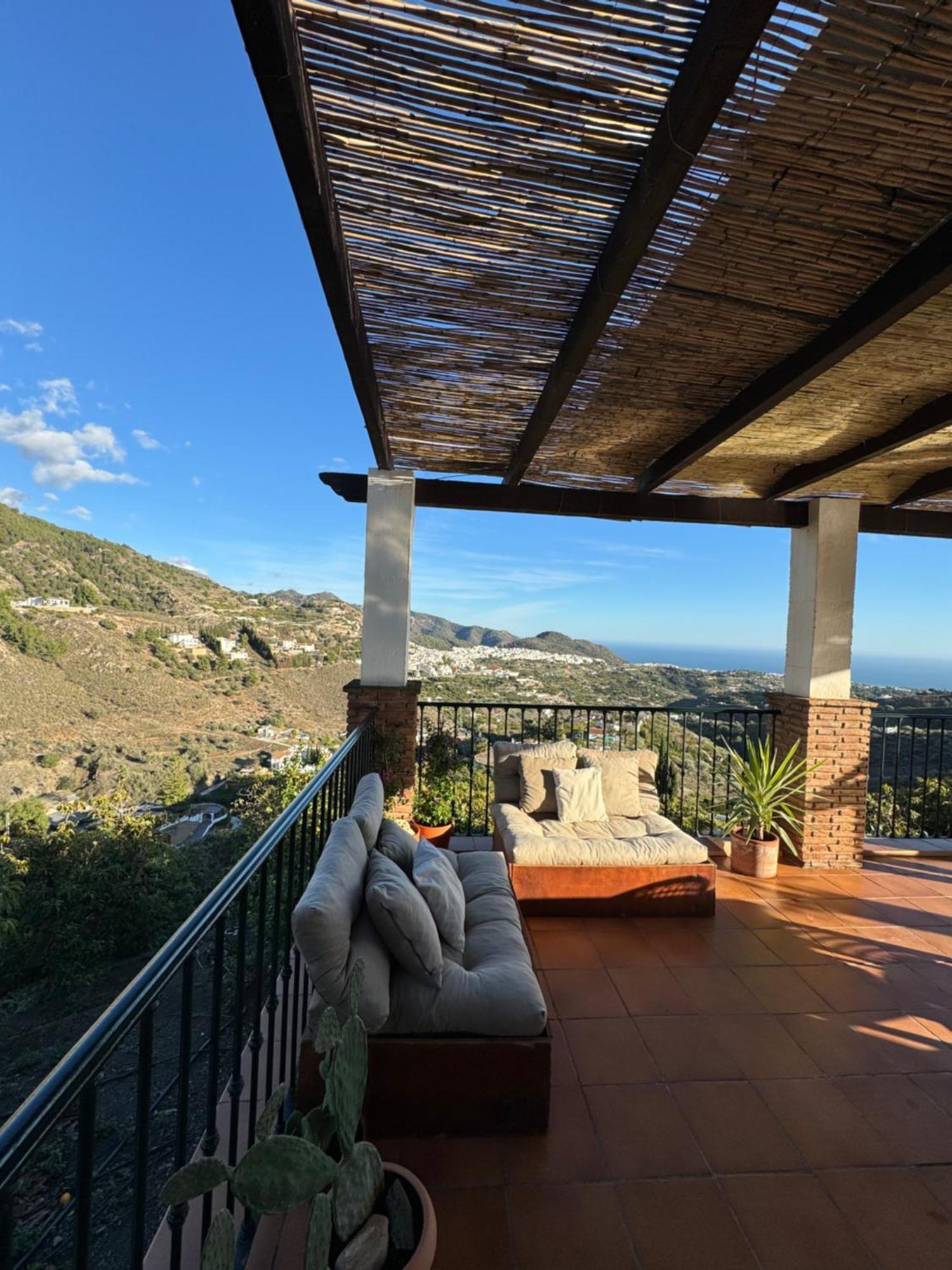 En Con Piscina, Jacuzzi Y Espectaculares Vistas Frigiliana
