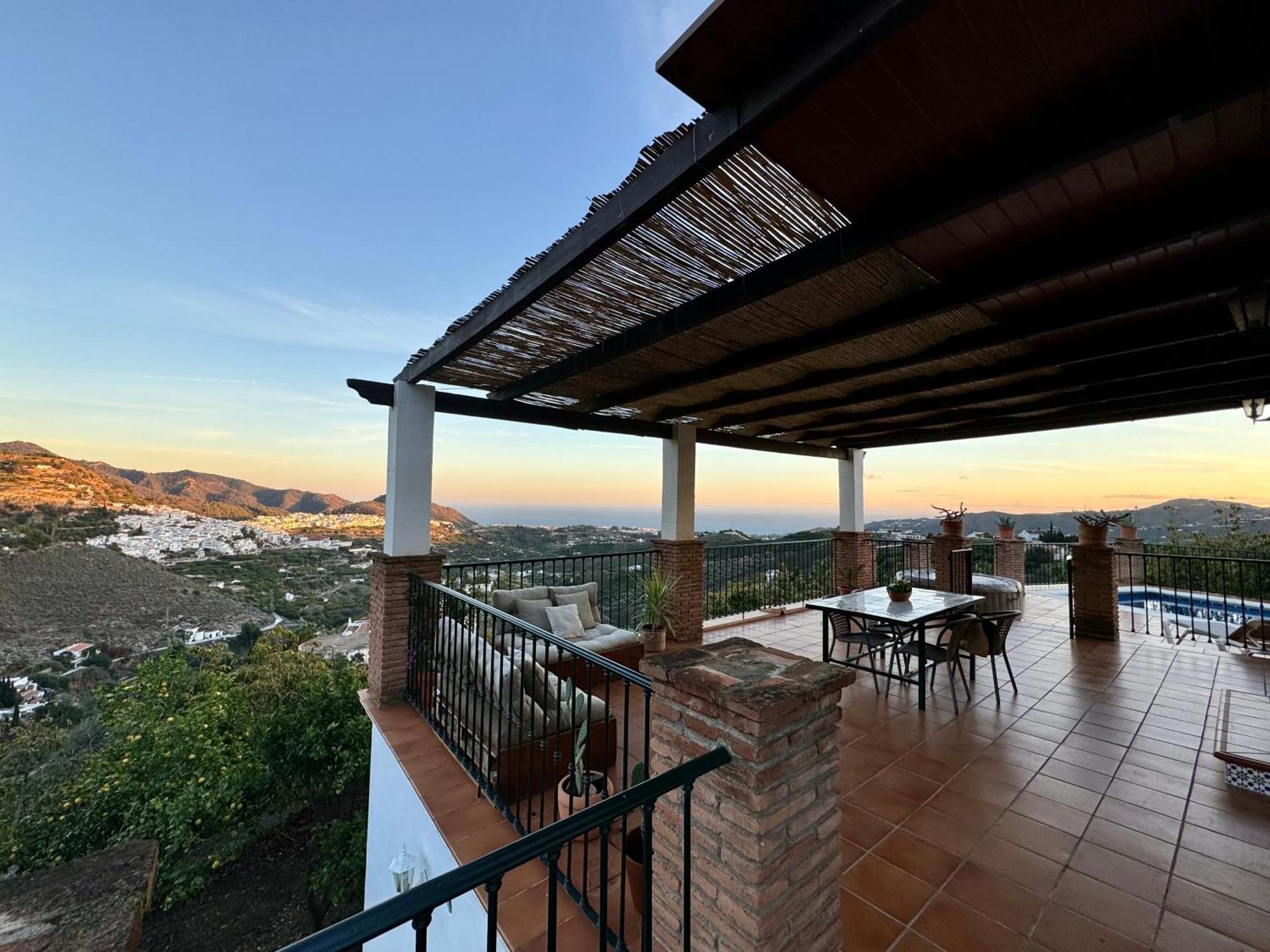 Villa En Con Piscina, Jacuzzi Y Espectaculares Vistas *