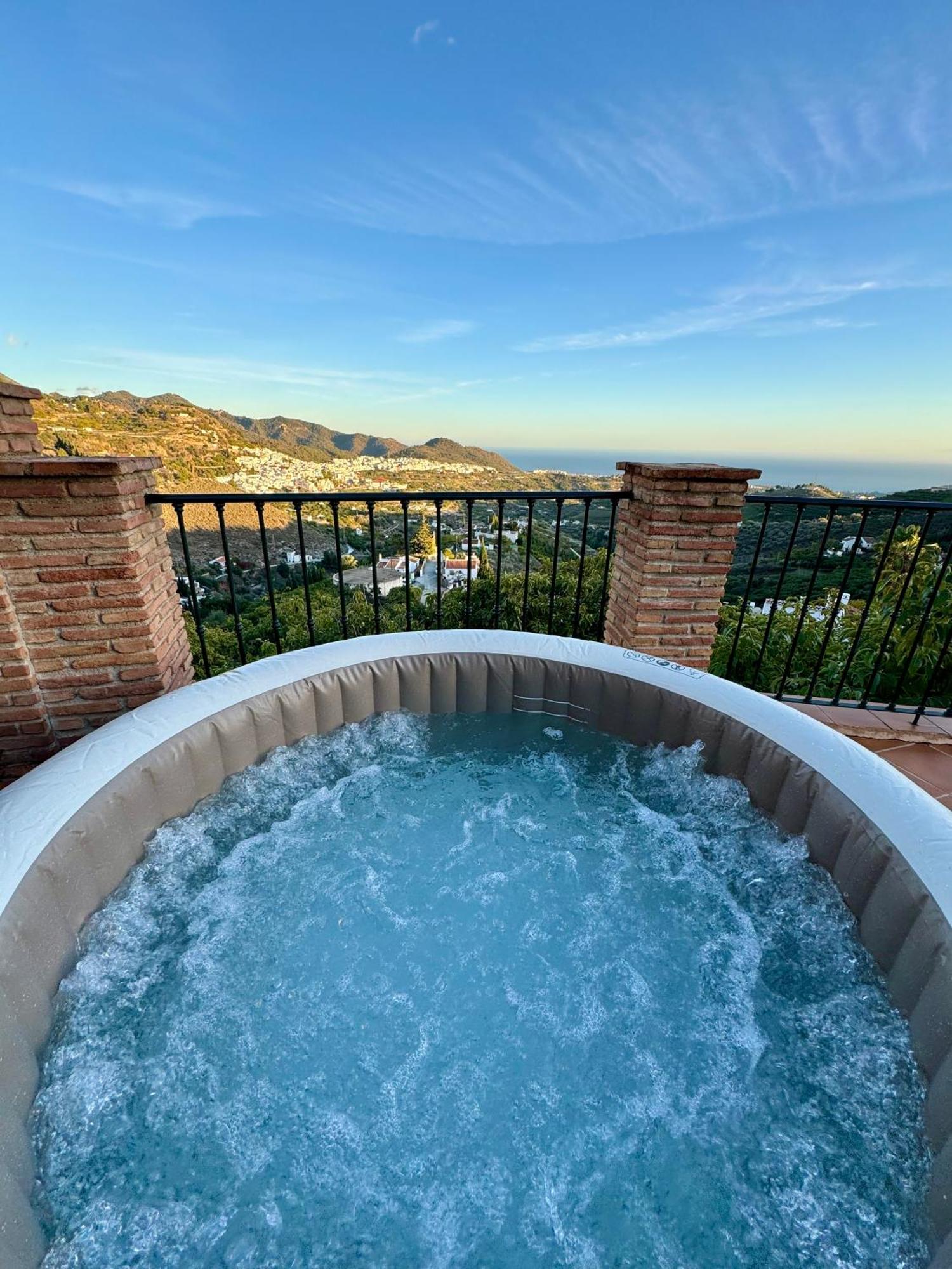 Villa En Con Piscina, Jacuzzi Y Espectaculares Vistas *