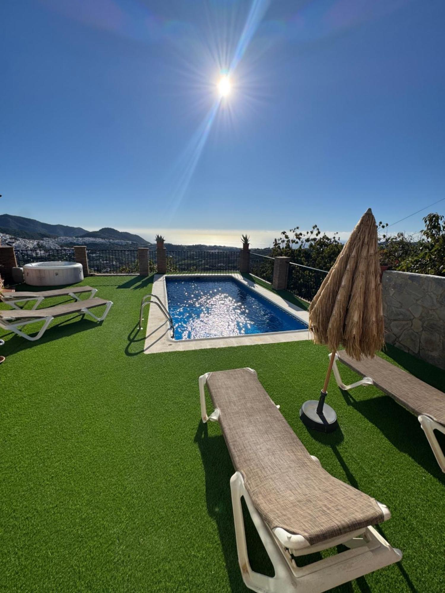 En Con Piscina, Jacuzzi Y Espectaculares Vistas * Frigiliana